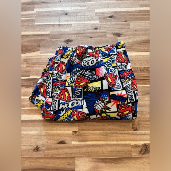 Superman pajamas worn only once size 3XL. - Picture 2 of 3